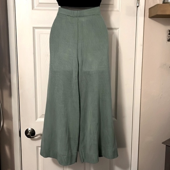Urban Rebel Mock T Sleeveless Top NWT Green Knit Wide Leg Cropped Palazzo Pants - Picture 3 of 16